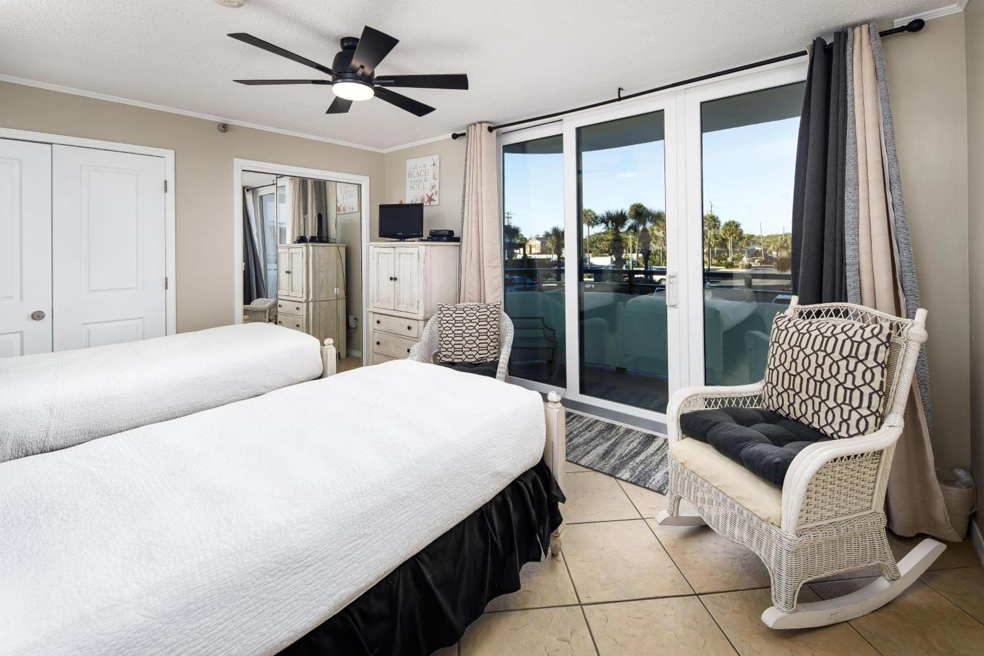 Nautilus 1201 - Gulf Front 2 Bedroom Huge Wrap Around Balcony 2Nd Floor! ฟอร์ตวัลตันบีช ภายนอก รูปภาพ